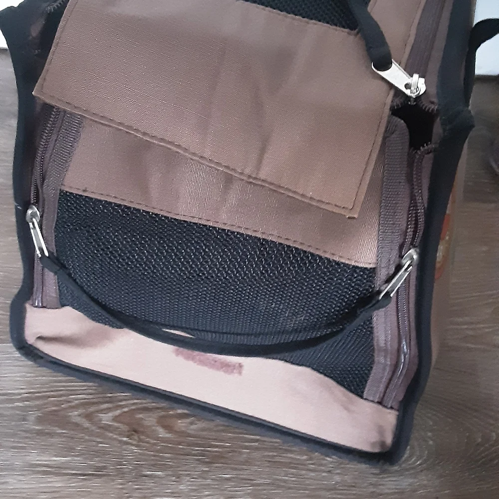 PET DOG/CAT CARRIER/CARRY ON